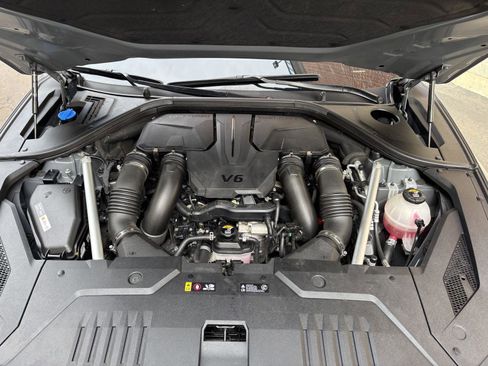 Used 2023 Genesis GV70 3.5T Sport w/ Sport Prestige Package image 30