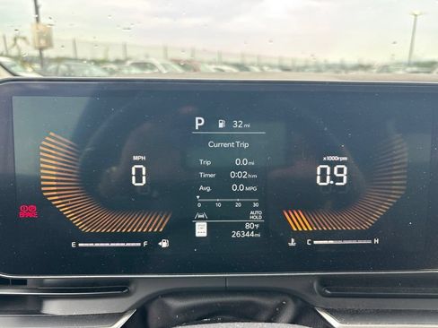 Certified 2025 Kia Carnival FWD image 9