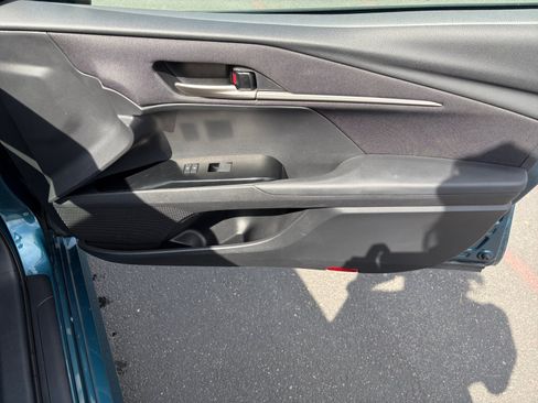Used 2025 Toyota Camry LE FWD image 27