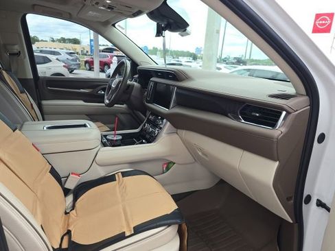 Used 2024 GMC Yukon XL Denali w/ Advanced Technology Package AWD/4WD image 6