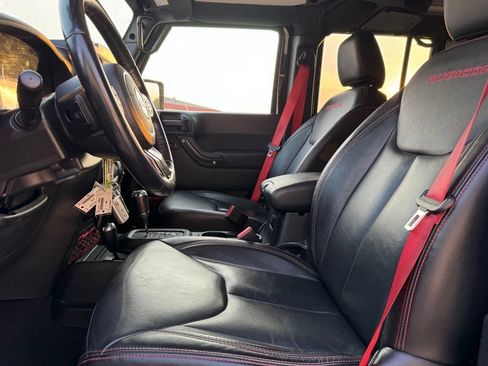 Used 2018 Jeep Wrangler Unlimited Rubicon AWD/4WD image 3