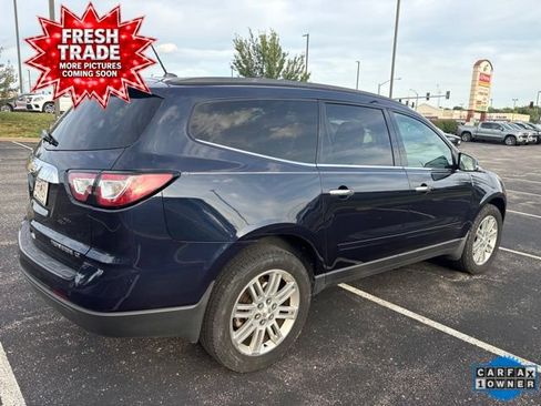 Used 2015 Chevrolet Traverse LT w/ Style and Technology Package FWD image 2