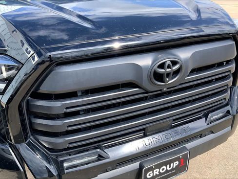 Used 2024 Toyota Tundra Limited AWD/4WD image 29
