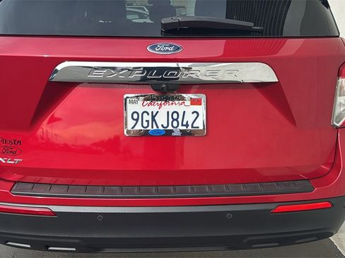 Certified 2023 Ford Explorer XLT image 7