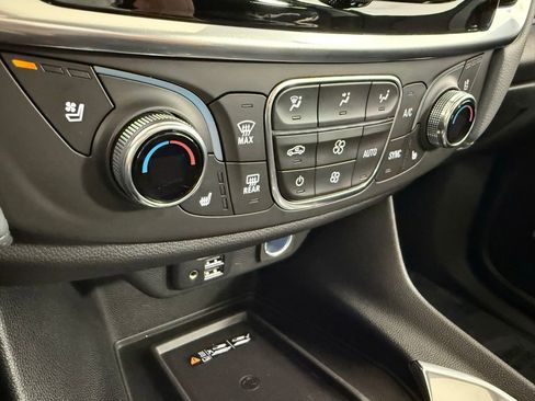 Used 2021 Chevrolet Traverse Premier w/ LPO, Floor Liner Package AWD/4WD image 30