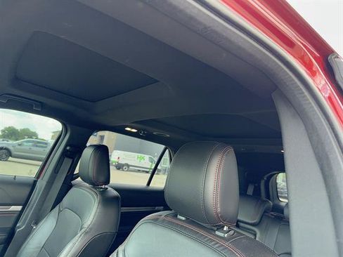 Used 2018 Ford Explorer Sport w/ Equipment Group 401A AWD/4WD image 4
