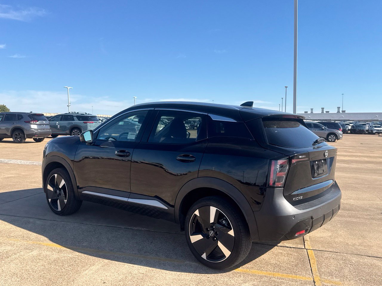 Certified 2026 Nissan Kicks SR FWD image 15