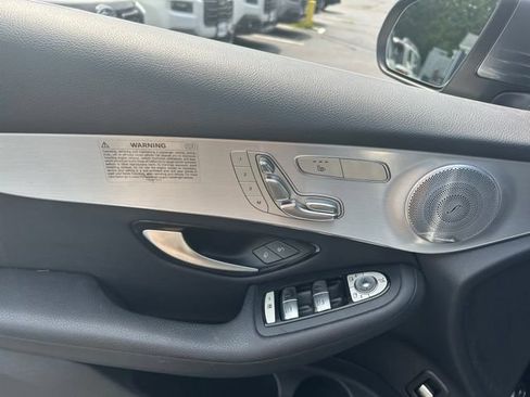 Used 2019 Mercedes-Benz GLC 300 4MATIC image 15