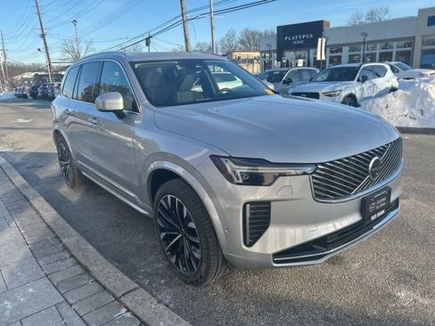 Used 2025 Volvo XC90 B6 Plus image 7