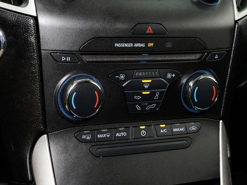 Used 2015 Ford Edge SEL image 15