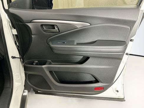 Used 2023 Honda Passport EX-L image 32