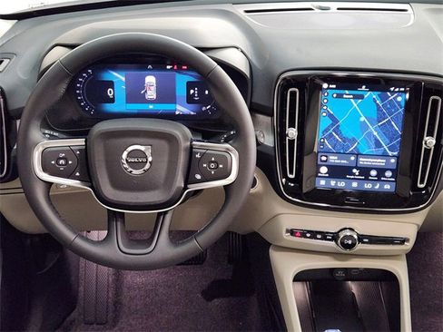 New 2026 Volvo XC40 B5 Plus w/ Protection Package Premier image 27