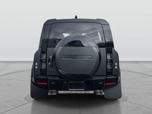 Used 2025 Land Rover Defender 110 V8 AWD/4WD image 6