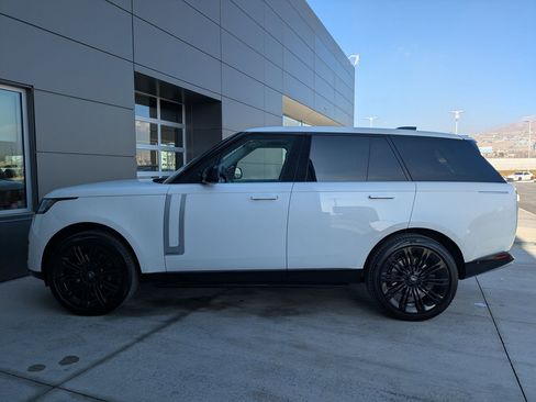 Certified 2024 Land Rover Range Rover Autobiography image 11