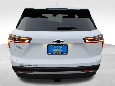 New 2026 Chevrolet Equinox LT w/ Convenience Package II image 5
