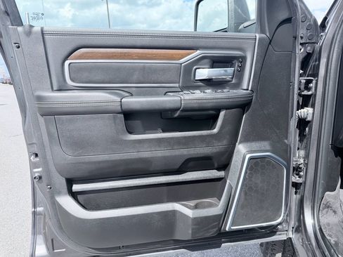 Used 2024 RAM 2500 Laramie image 33