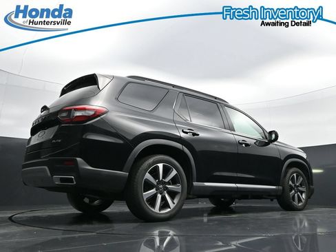 Used 2023 Honda Pilot Elite image 40
