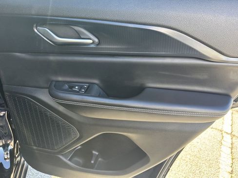 Used 2023 Jeep Grand Cherokee Altitude image 16