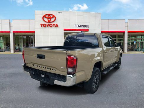 Used 2020 Toyota Tacoma SR5 RWD image 3