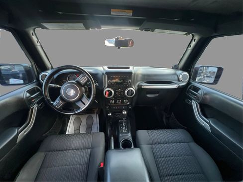 Used 2012 Jeep Wrangler Unlimited Sahara w/ Connectivity Group AWD/4WD image 26