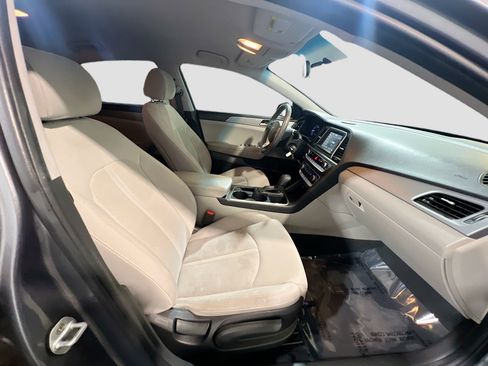 Used 2019 Hyundai Sonata SE FWD image 18