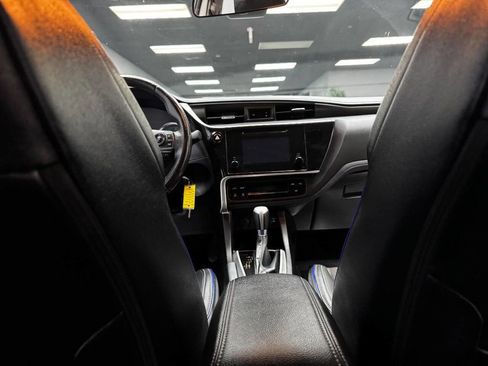 Used 2019 Toyota Corolla SE w/ Carpet Mat Package (TMS) FWD image 40