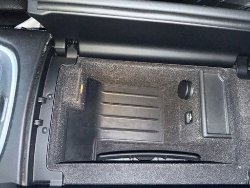 Used 2017 BMW 750i image 36