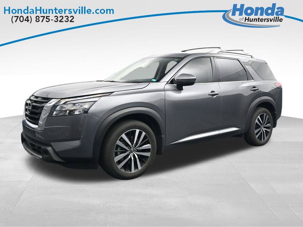 Used 2025 Nissan Pathfinder Platinum AWD/4WD image 8