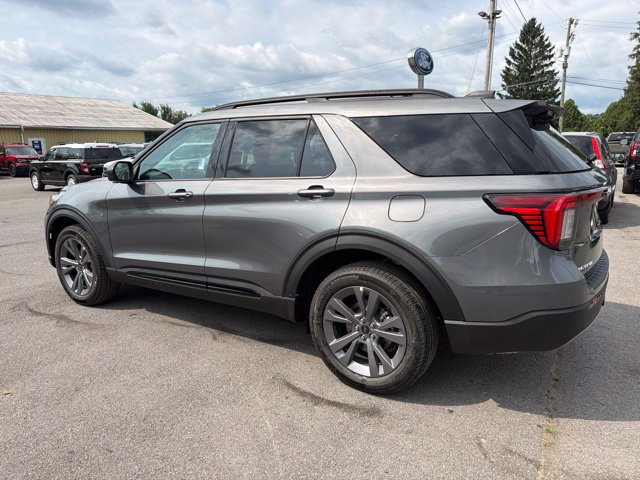 Used 2026 Ford Explorer Active w/ Active Comfort Package AWD/4WD image 4