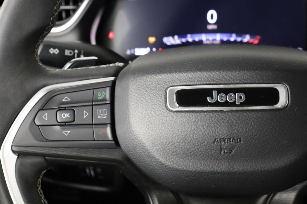 Used 2023 Jeep Grand Cherokee L Laredo AWD/4WD image 8