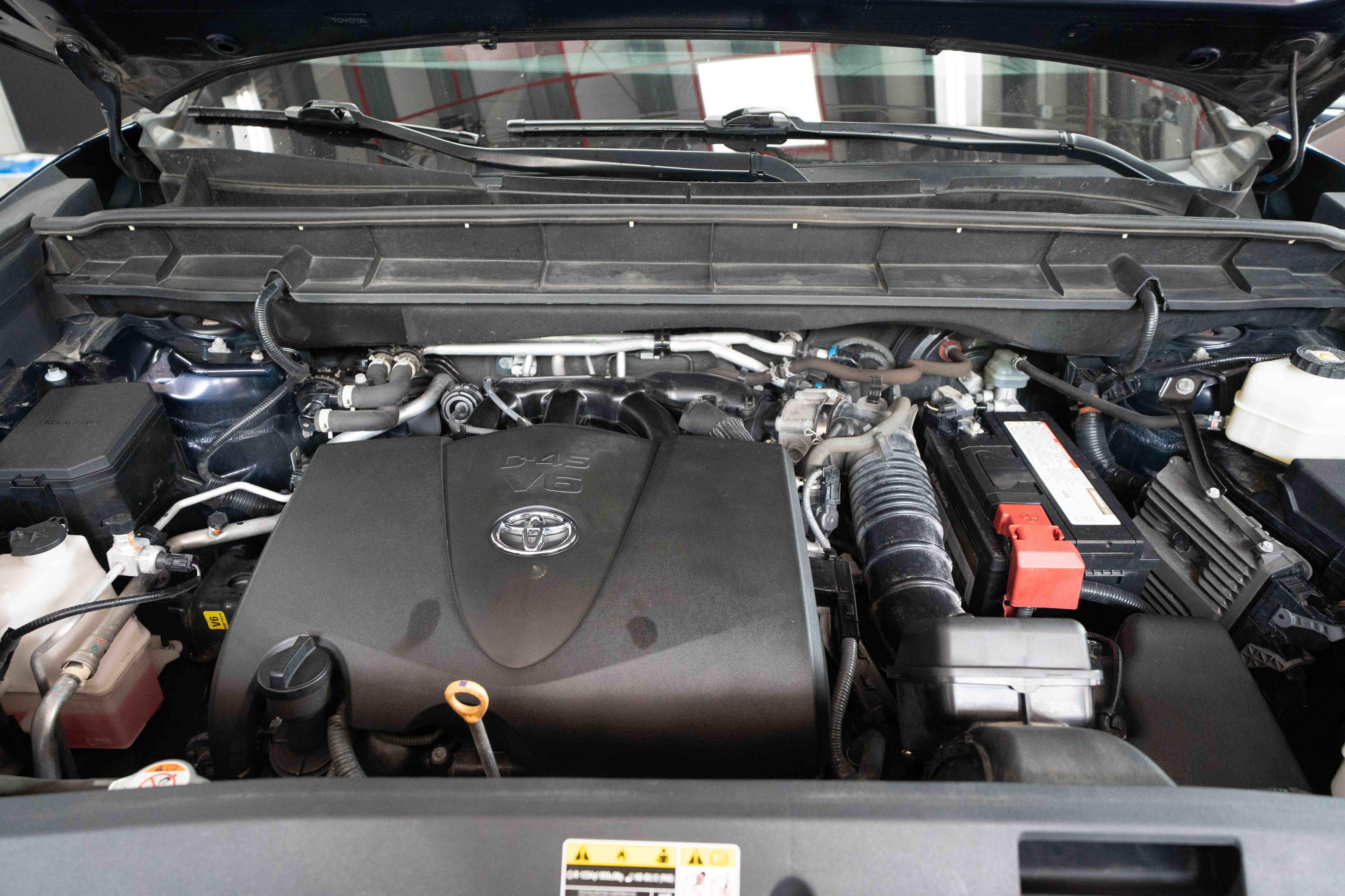 Used 2022 Toyota Highlander XSE AWD/4WD image 32