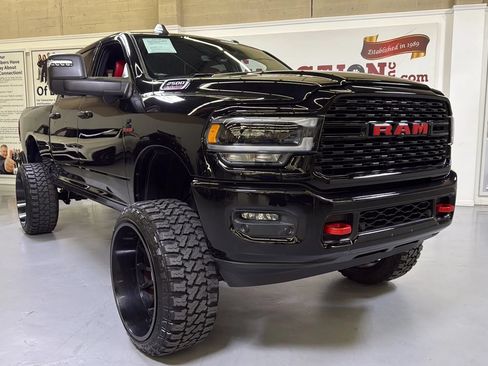 Used 2024 RAM 2500 Big Horn w/ Night Edition AWD/4WD image 3