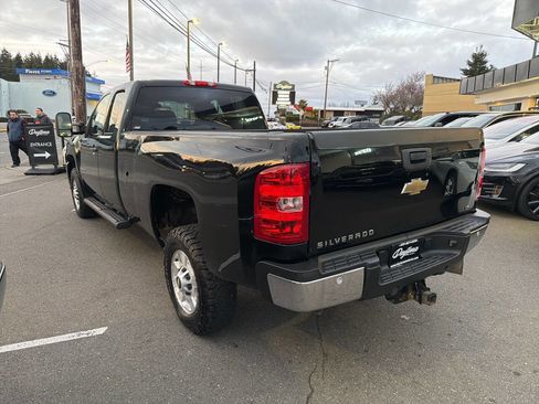 Used 2011 Chevrolet Silverado 2500 LT w/ Interior Plus Package image 3