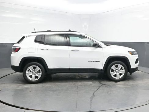 Used 2022 Jeep Compass Latitude image 8