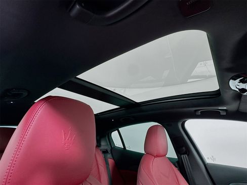 New 2025 Maserati Grecale Modena image 22