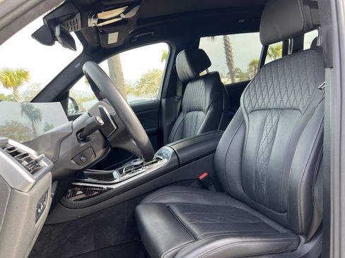 Certified 2025 BMW X7 xDrive40i w/ M Sport Package image 16