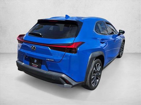 Used 2022 Lexus UX 200 FWD image 5