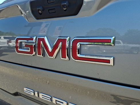 Used 2024 GMC Sierra 1500 SLT w/ SLT Premium Plus Package AWD/4WD image 33