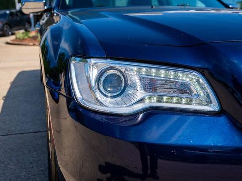 Used 2017 Chrysler 300 C RWD image 20