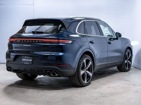 New 2026 Porsche Cayenne AWD/4WD image 7