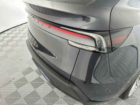 Used 2026 Tesla Model Y 2WD image 26