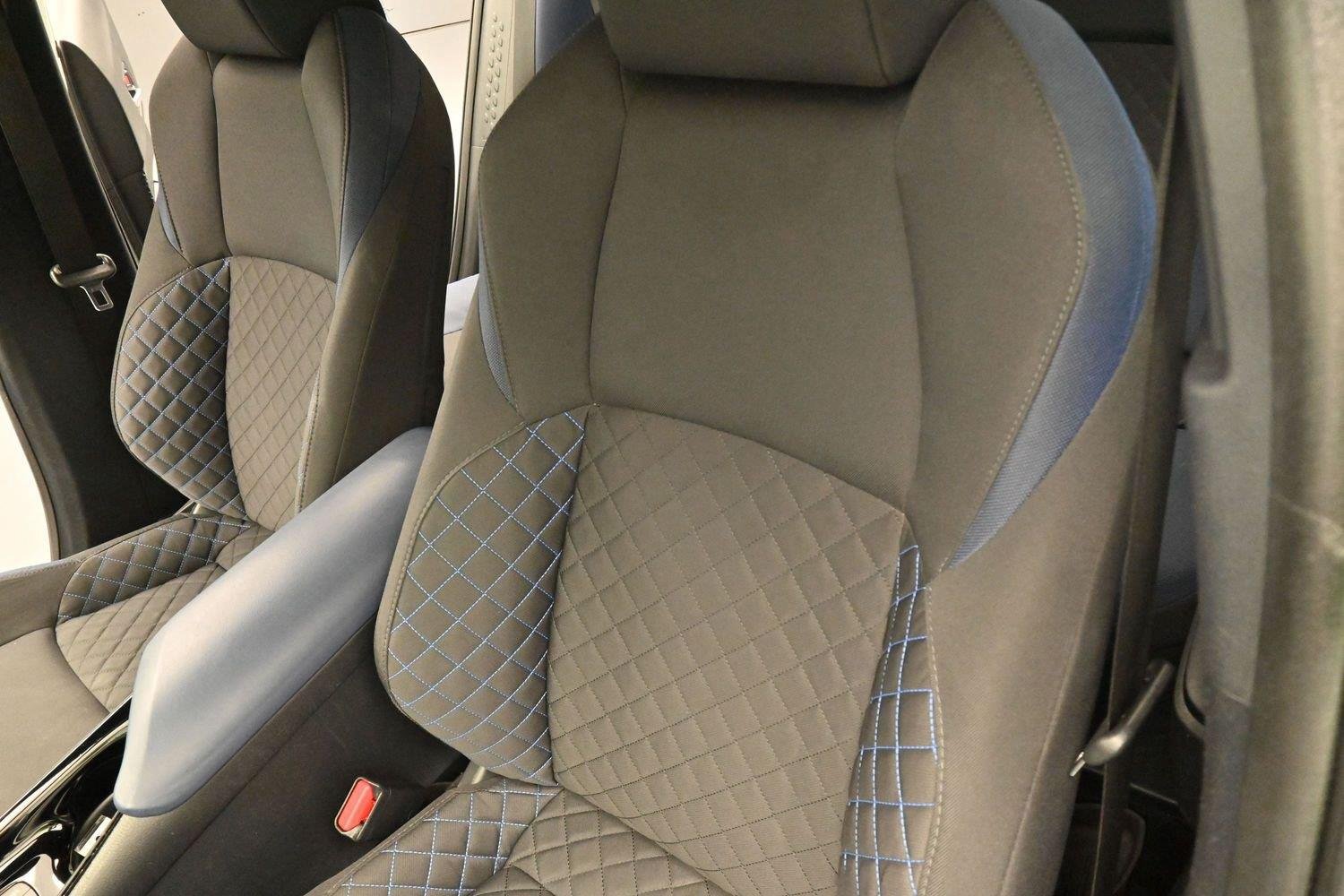 Used 2022 Toyota C-HR XLE FWD image 13