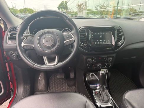 Used 2019 Jeep Compass Latitude FWD image 7