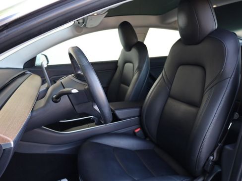 Used 2018 Tesla Model 3 Mid Range RWD image 15