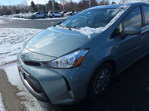 Used 2015 Toyota Prius V Three image 11