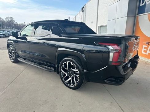 Used 2024 Chevrolet Silverado EV RST AWD/4WD image 13