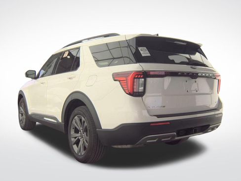 Used 2025 Ford Explorer Active w/ Active Comfort Package AWD/4WD image 8