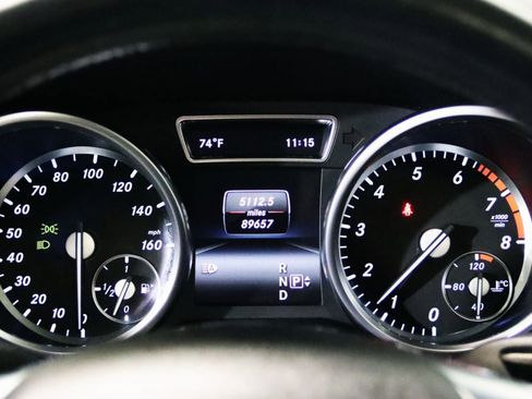 Used 2015 Mercedes-Benz GL 550 4MATIC image 44