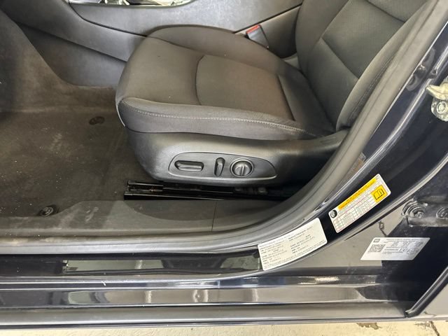 Used 2023 Chevrolet Malibu LT FWD image 29