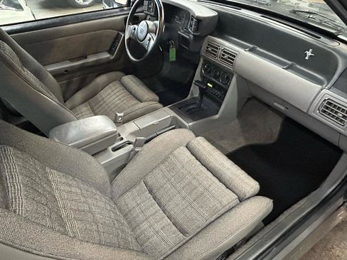 Used 1988 Ford Mustang GT RWD image 21